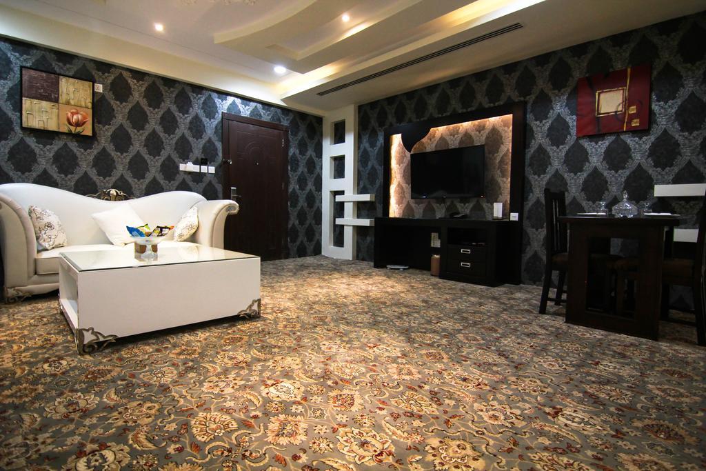 Rest Night Serviced Apartments- Alhamra 리야드 객실 사진 A room at the hotel