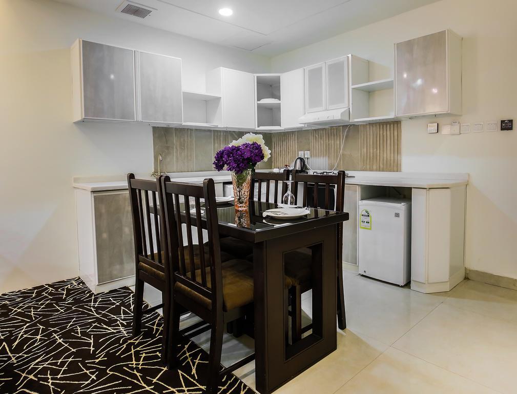 Rest Night Serviced Apartments- Alhamra 리야드 외부 사진 A kitchen in a serviced apartment in Cairo, Egypt