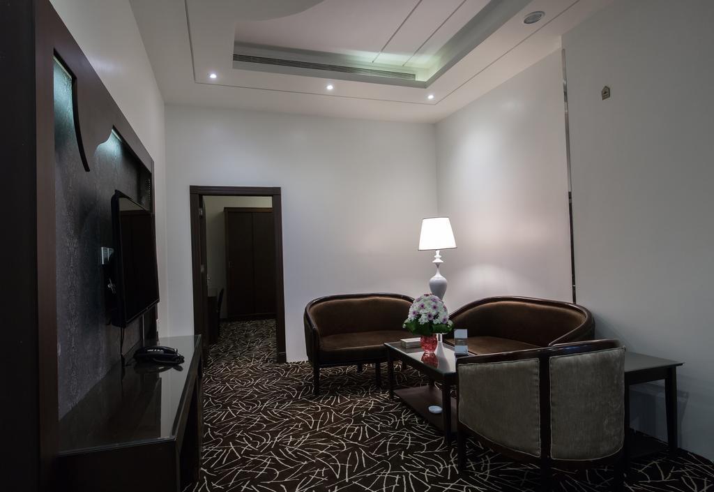 Rest Night Serviced Apartments- Alhamra 리야드 외부 사진 A suite at the hotel