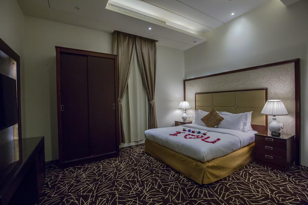 Rest Night Serviced Apartments- Alhamra 리야드 외부 사진 A bedroom at the hotel