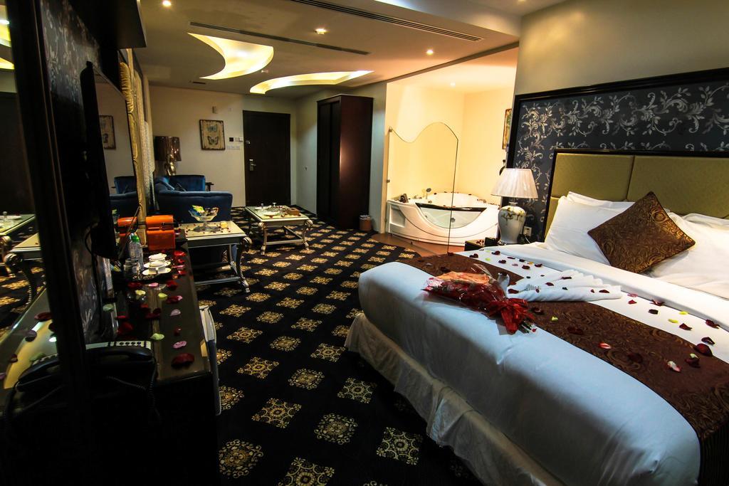 Rest Night Serviced Apartments- Alhamra 리야드 외부 사진 A suite at the hotel