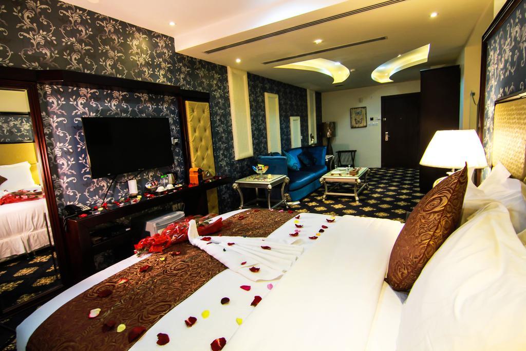 Rest Night Serviced Apartments- Alhamra 리야드 외부 사진 A suite at the hotel