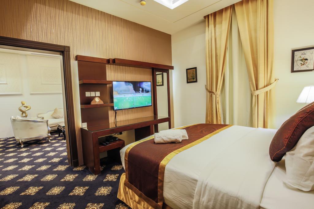 Rest Night Serviced Apartments- Alhamra 리야드 외부 사진 A bedroom in the hotel